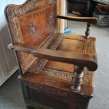 Chest bench