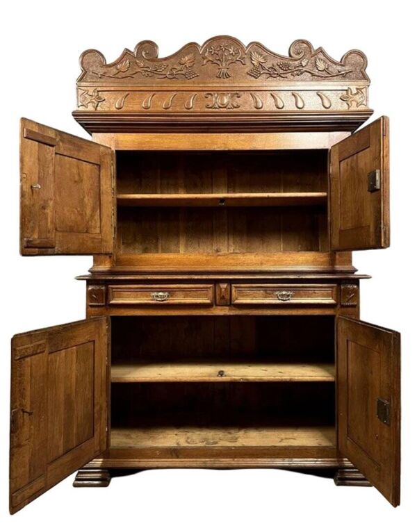 buffet Montbéliard a 4 volets style Renaissance en chêne massif vers 1850