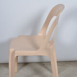 Chaise monobloc d'Henry Massonnet