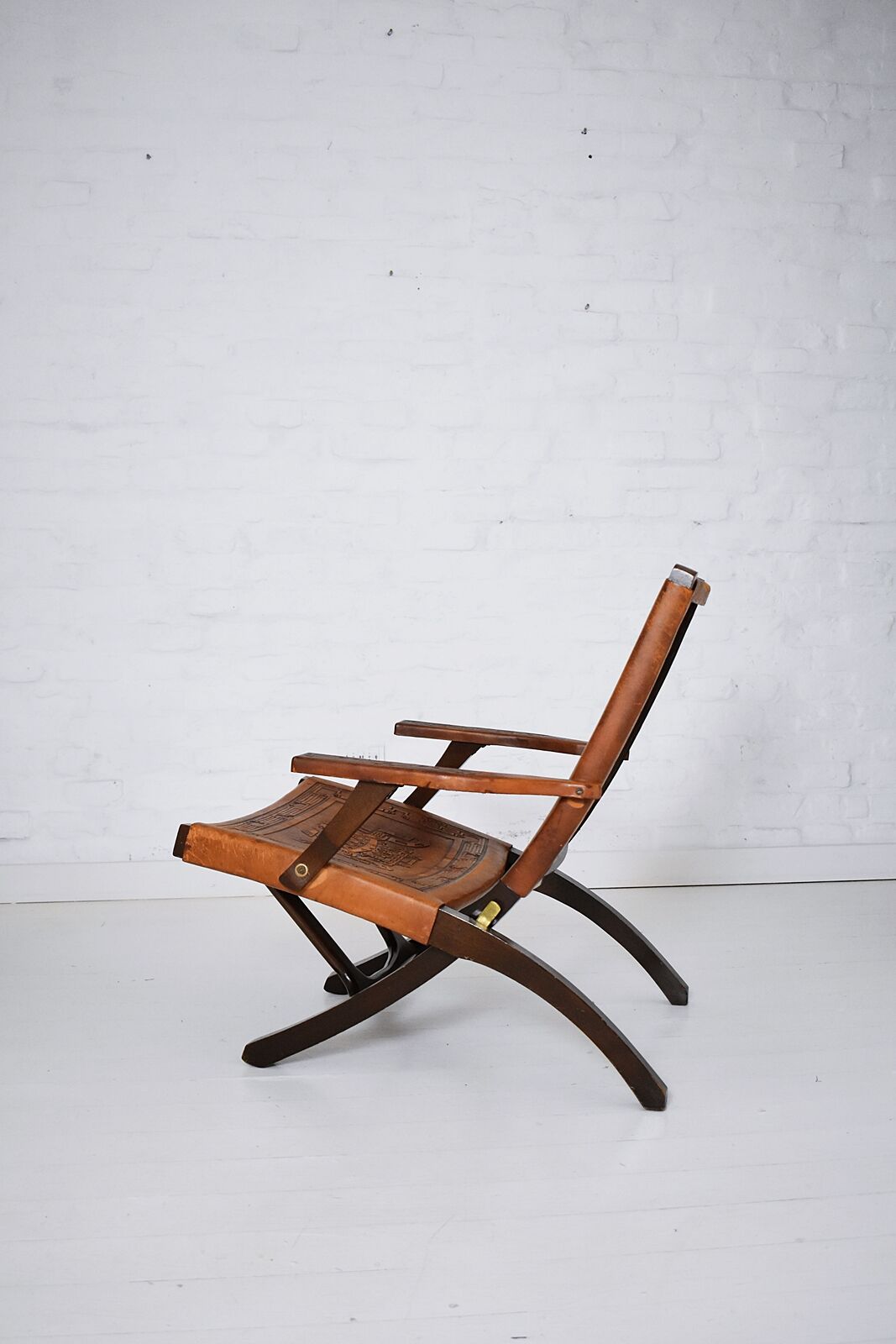 Ecuadorian wood and leather folding chair by Angel Pazmino