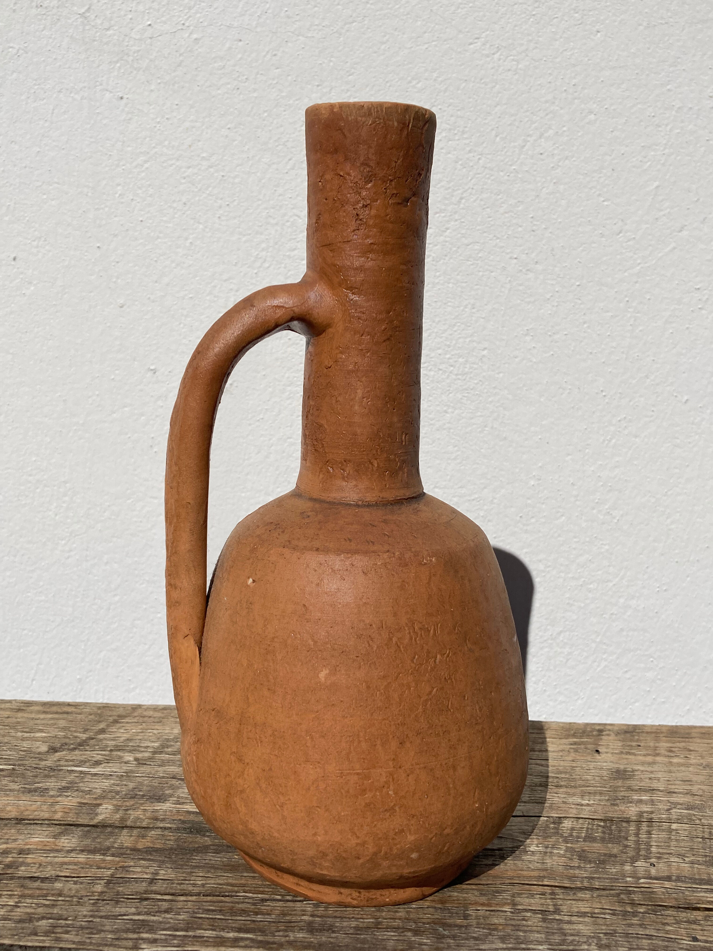 Pottery in terracotta jar in ancient ceramic signed ethnic