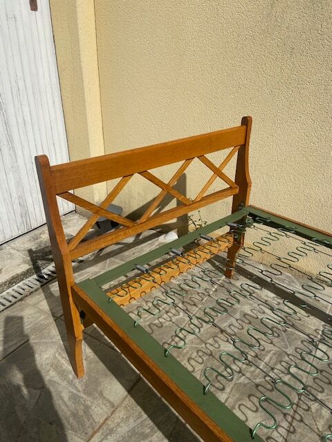 Single bed 1 person 70s