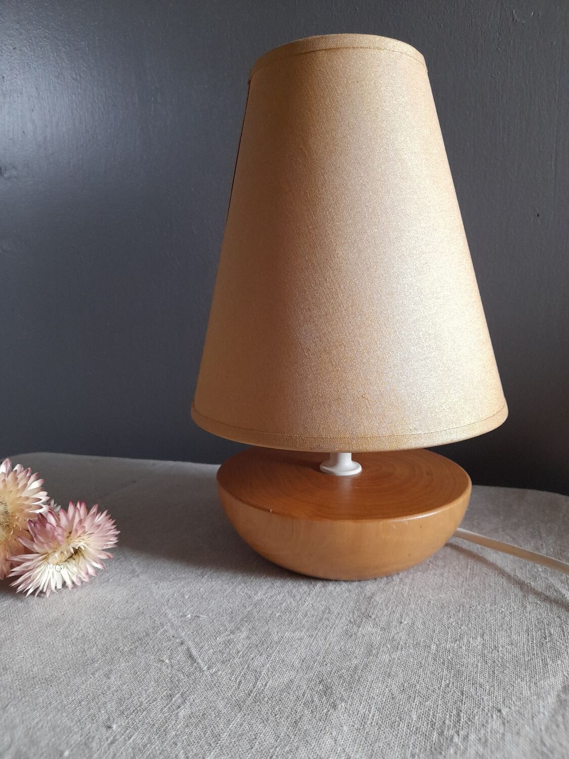 Table lamp blond wood and ecru fabric