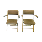 2 folding chairs