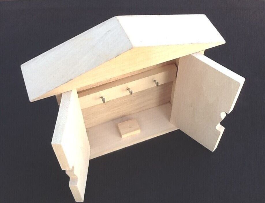 Wall key box Wooden maisonette