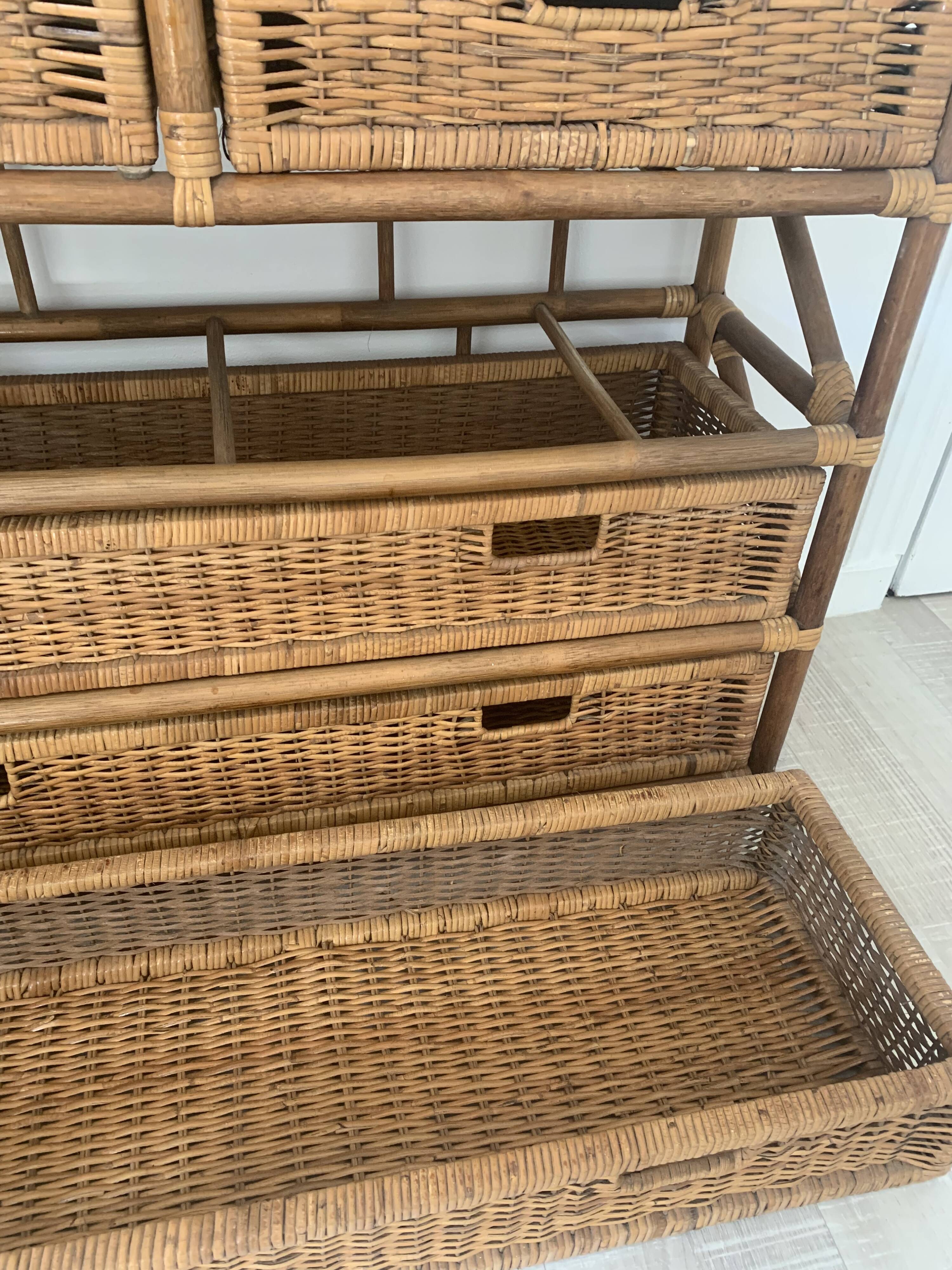 Chiffonnier vintage en rotin