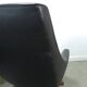 Fauteuil pivotant en similicuir noir provenant de Suède