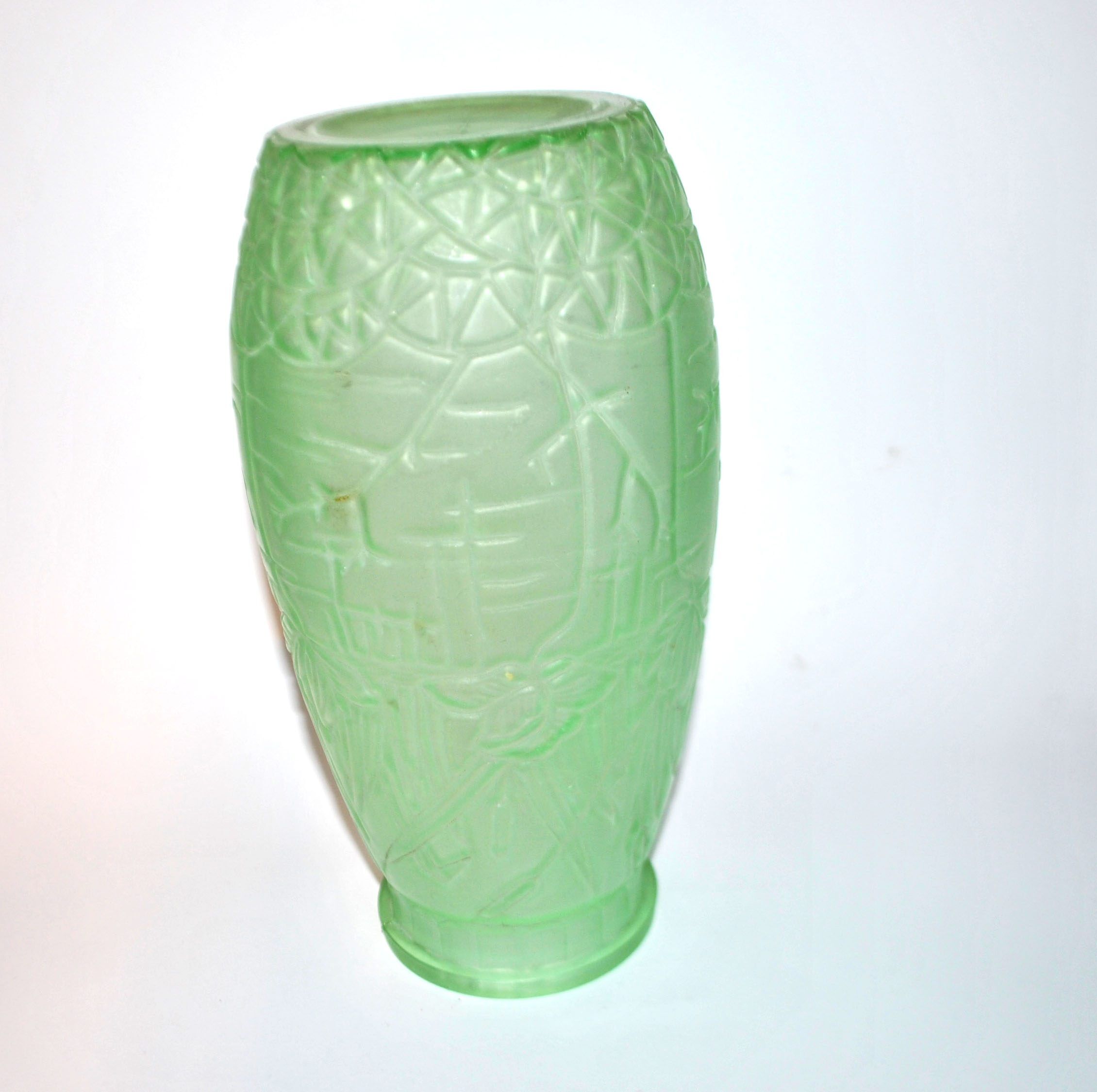 Large art deco vase in uranium-bearing dichroic green glass