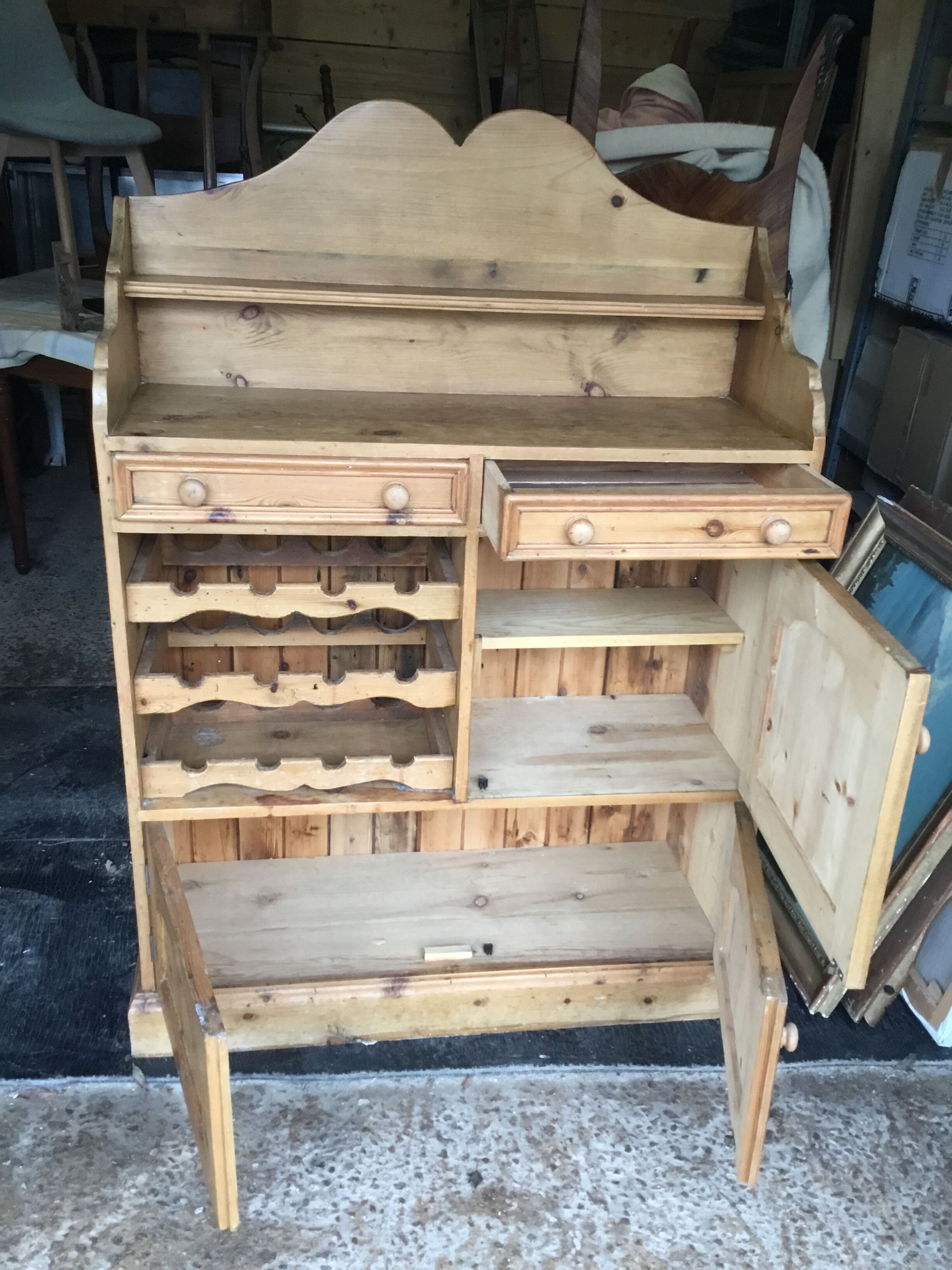 Massive fir kitchen buffet from the 1960s/70s in good condition