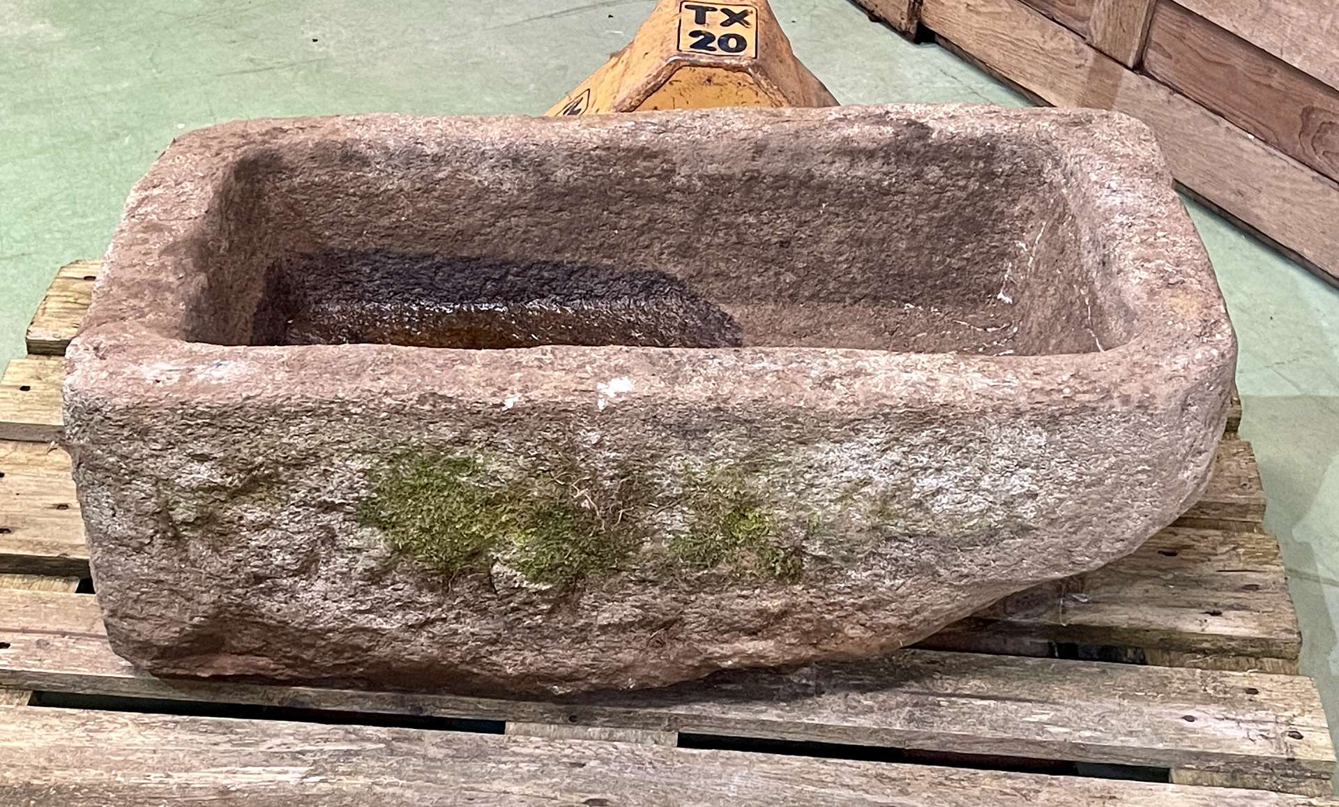 Breton granite trough XIXth -88x49cm