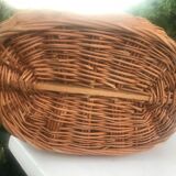 Wicker basket with lid