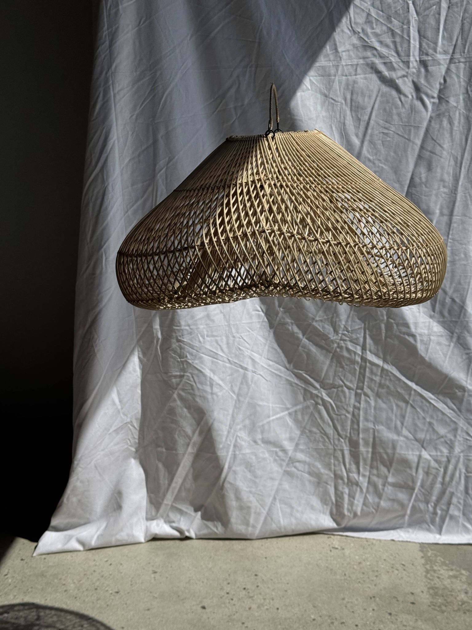 Suspension or rattan lampshade in the shape of a cloud or flattened bubble D60 H35
