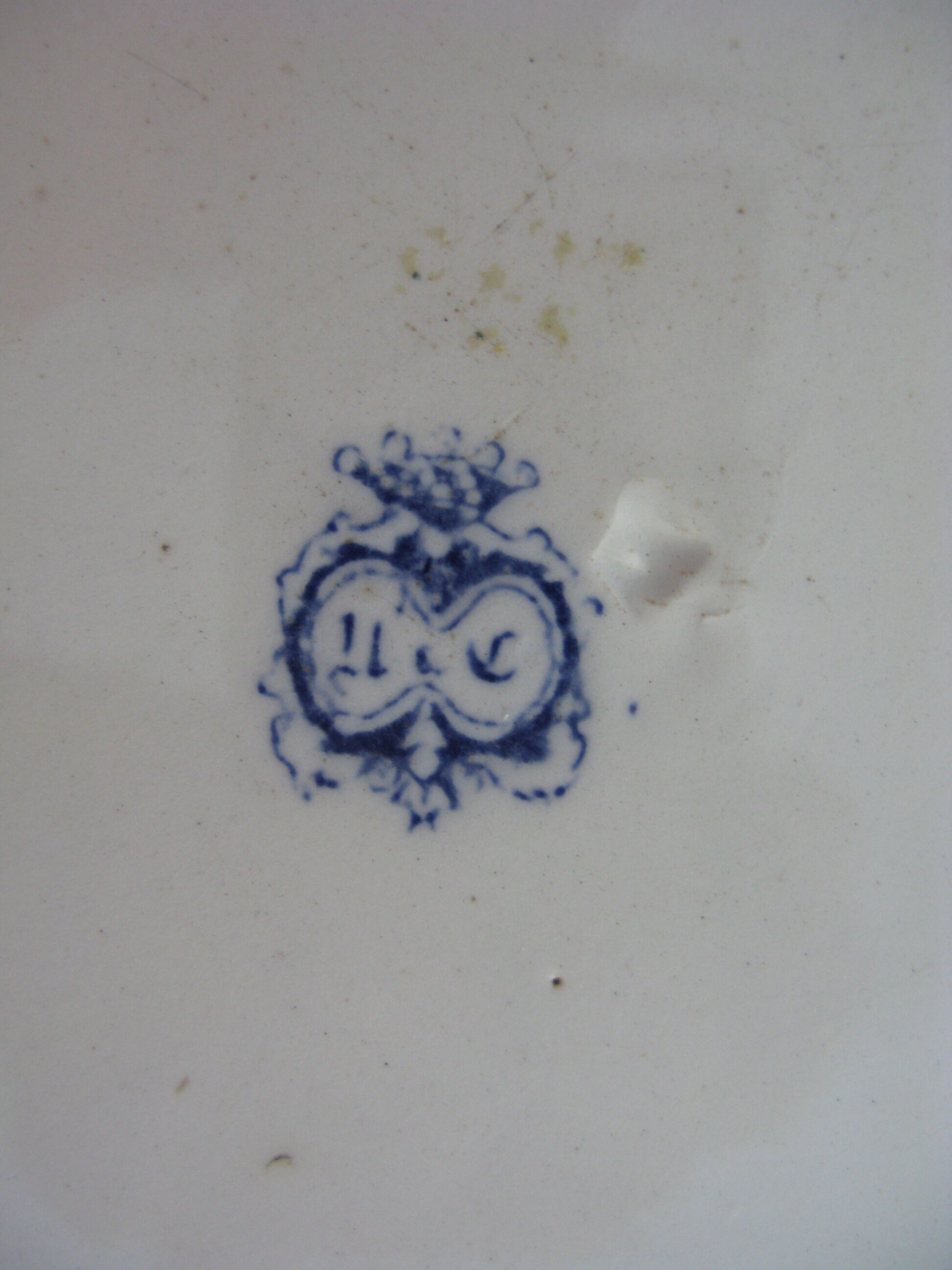 2 vintage plates