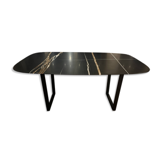 Nero marble table