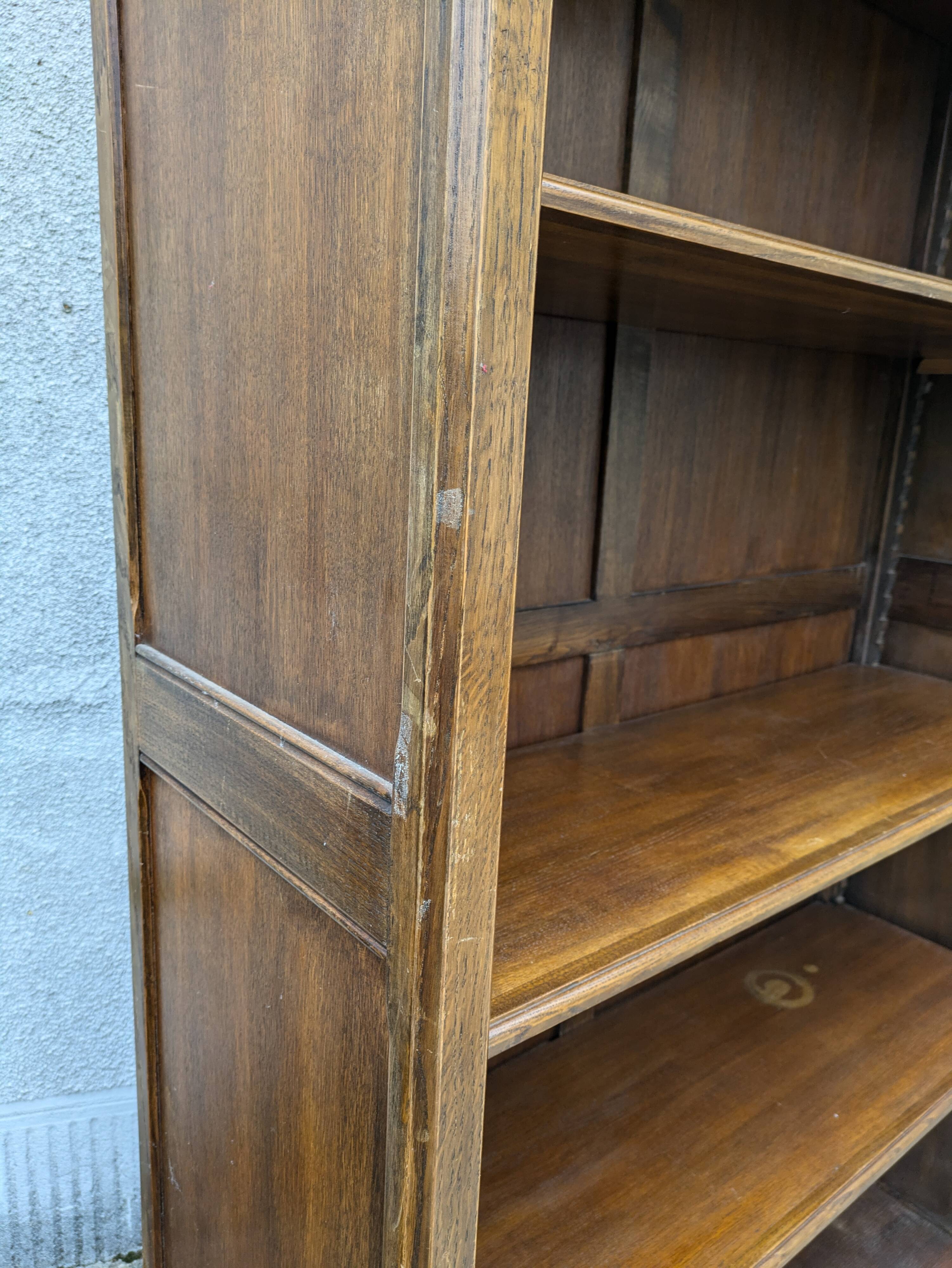 Bibliothèque, grande étagère