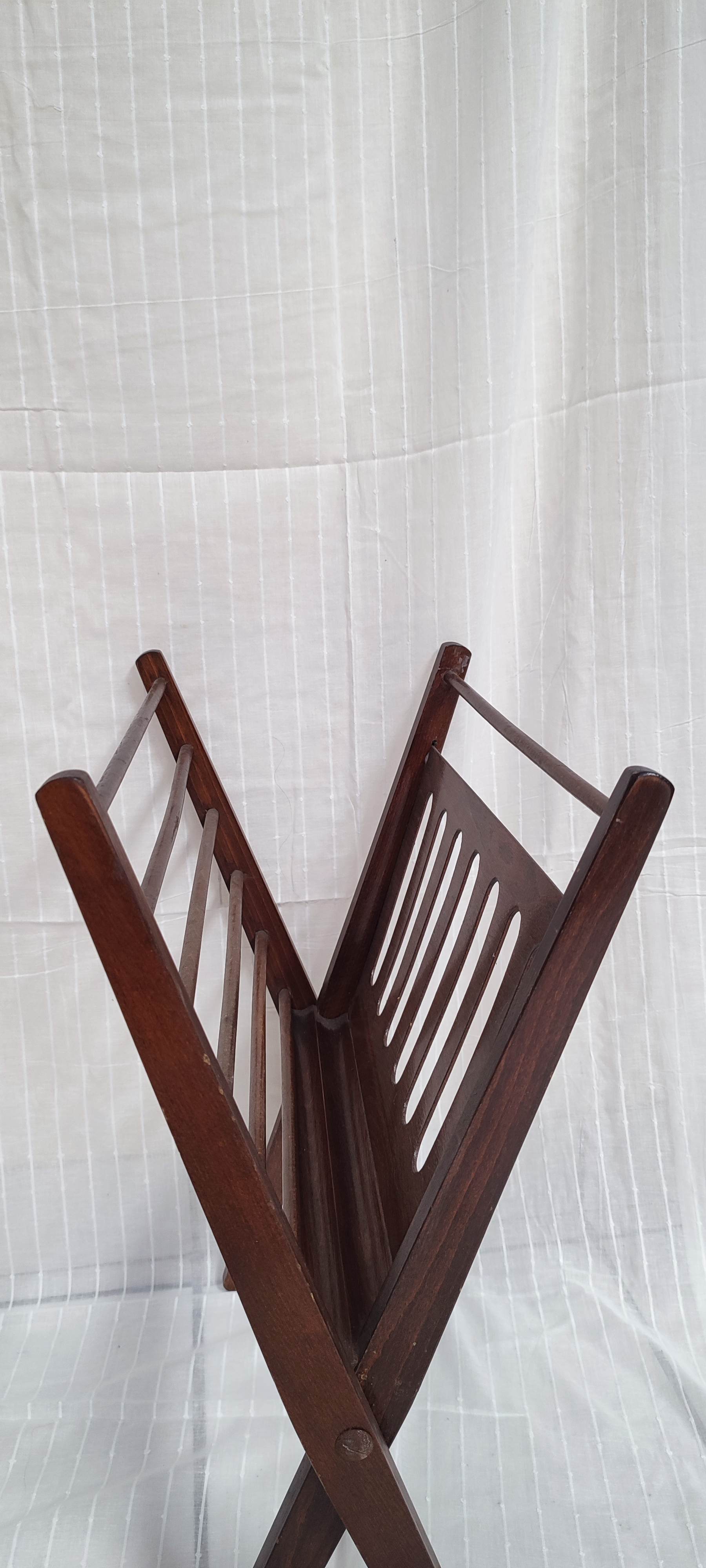 Folding magazine holder by Cees Braakman for Pastoe around 1960