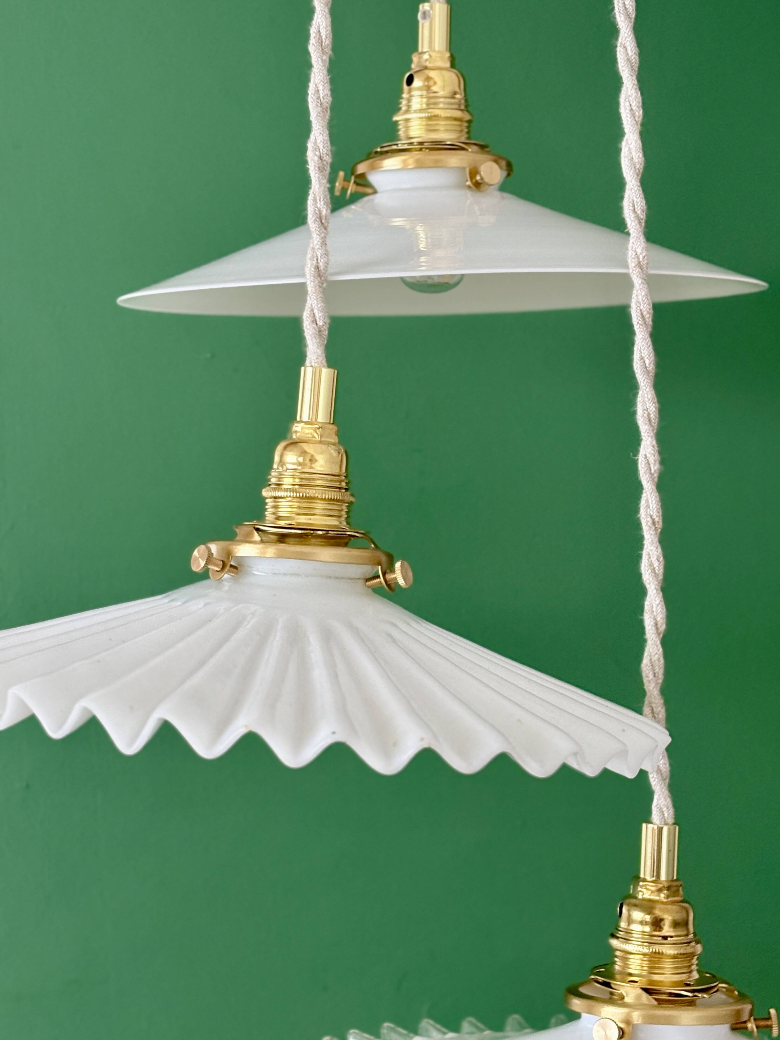 Vintage triple suspension lampshade in white opaline.