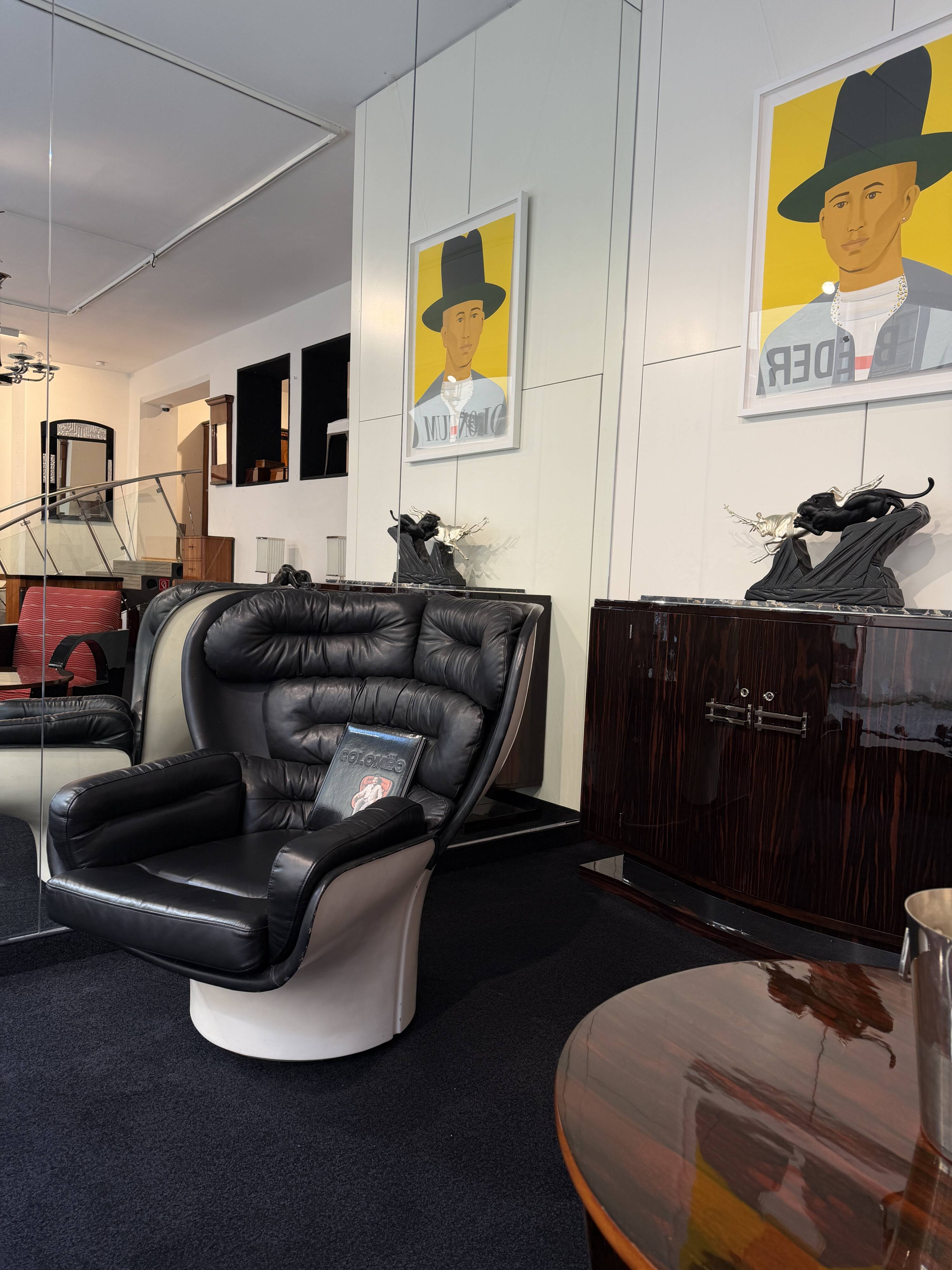 Elda Chair, Joe Colombo, Comfort, Black and Creme, Italy, circa 1970