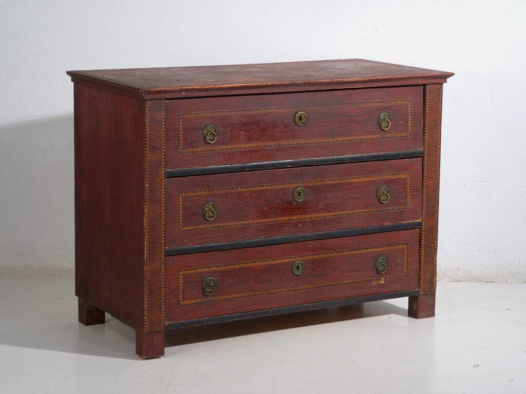 Biedermeier commode from Central Europe in pine with four drawers – Central Europe, circa 1850