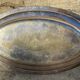 Ancien beau plat ovale en métal blanc argenterie