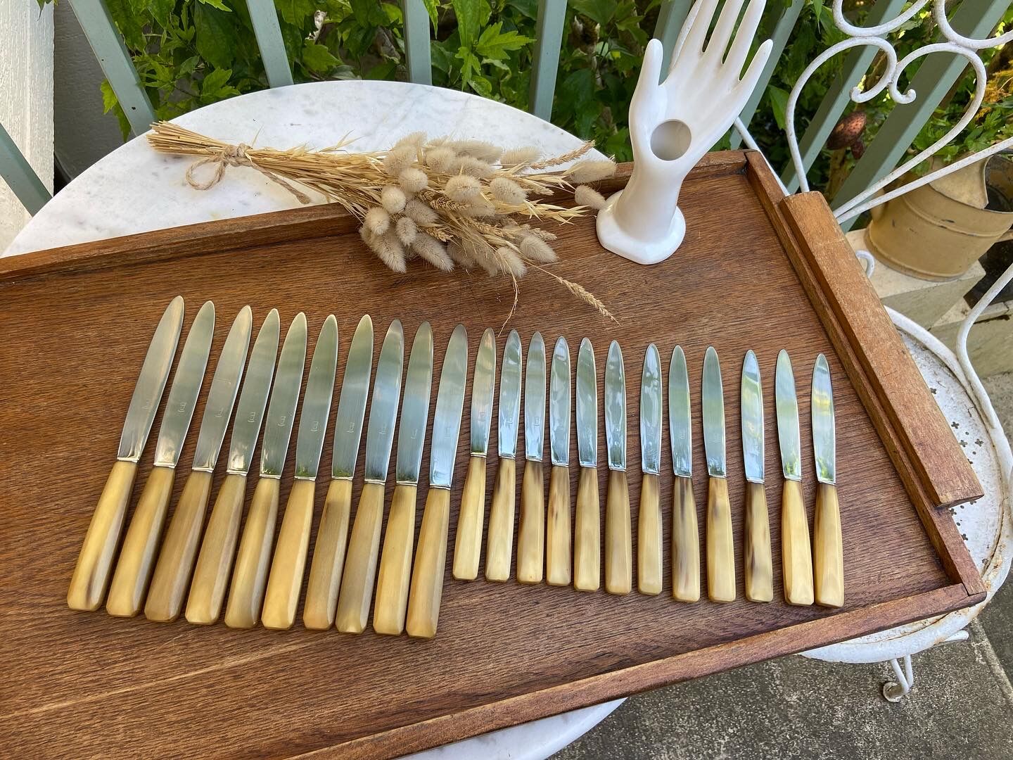 Set of 10 knives and 12 vintage horn knives