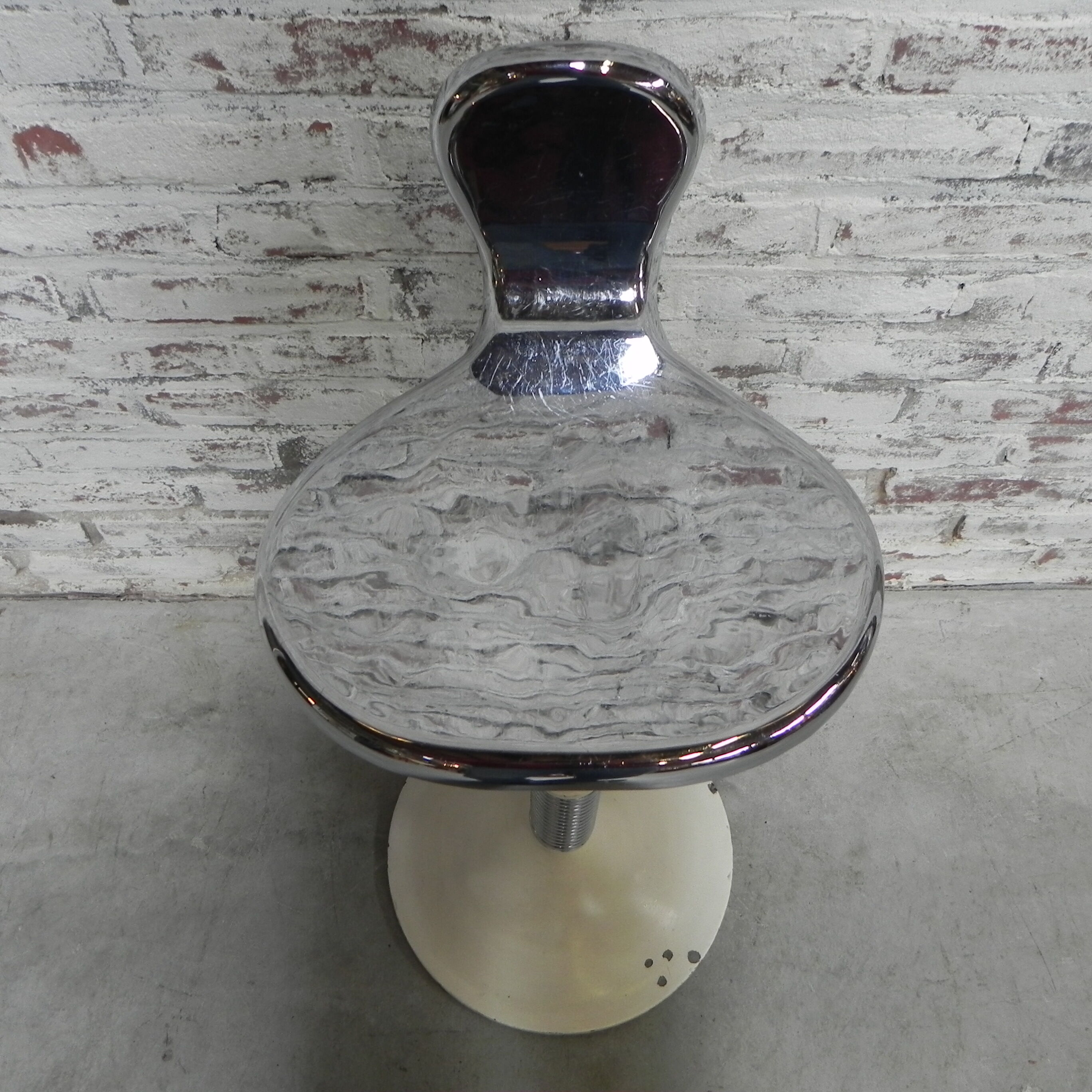 Industrial dentist stool