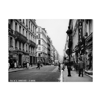 Tirage photographique encadré Paris en 1965 rue de la Chaussée d'Antin de jour