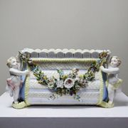 Small porcelain planter in antique German Putti style Meissen from the 19th century.