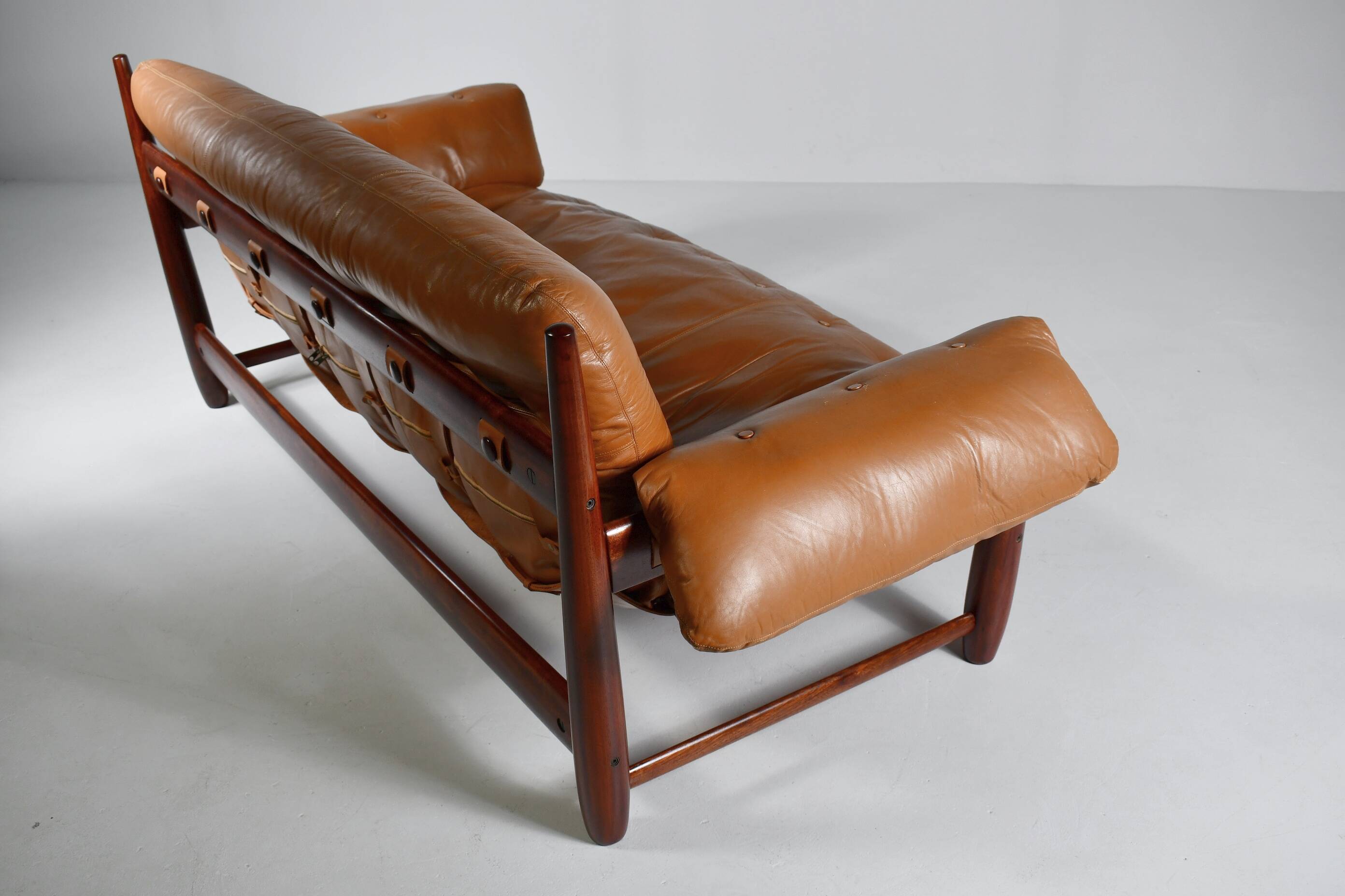 Mole sofa in leather by Sergio Rodrigues. 1960s Made in Brazil