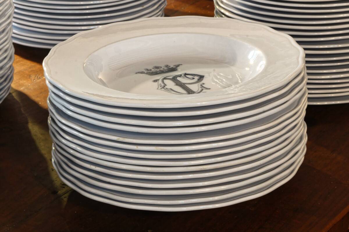 English earthenware service, CP monogram, ducal crown, 109 pieces