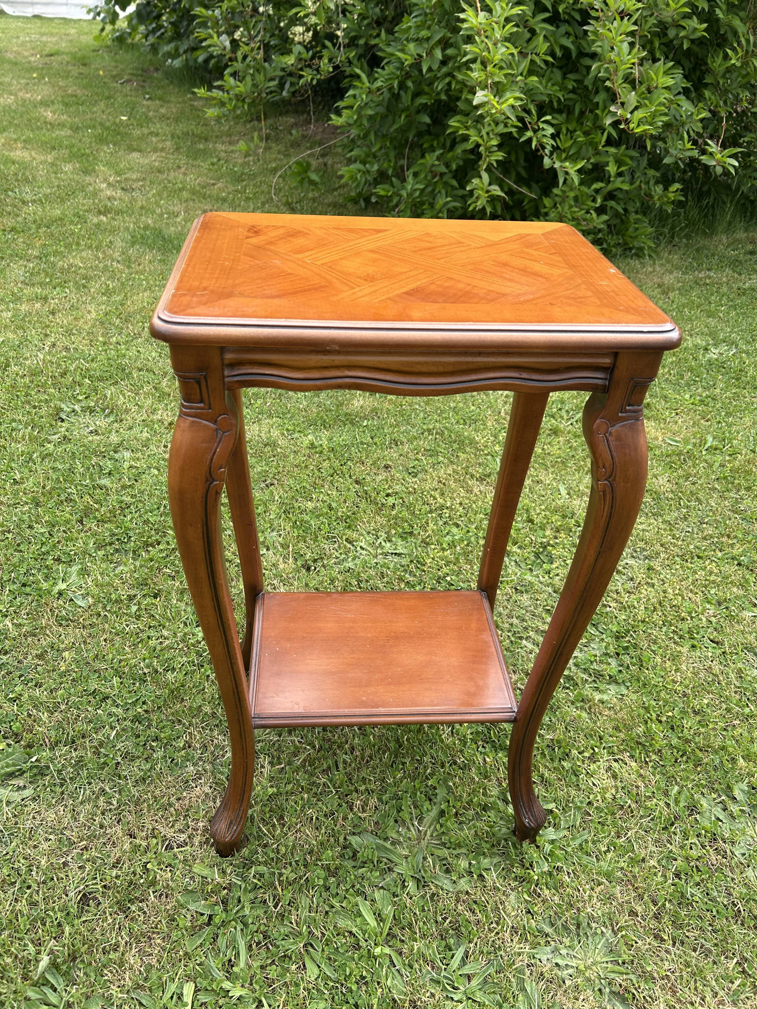 Small entrance furniture