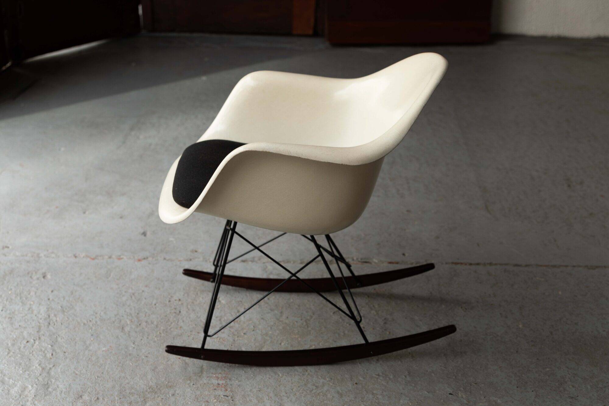 Rocking chair ‘RAR’ by Ray & Charles Eames