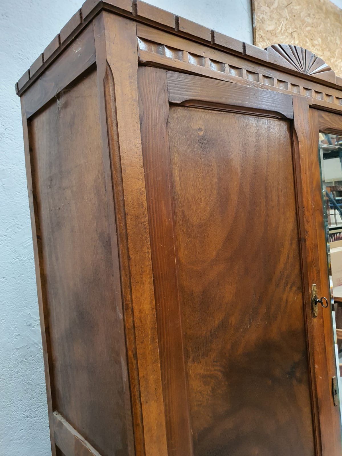 Armoire parisienne époque art deco