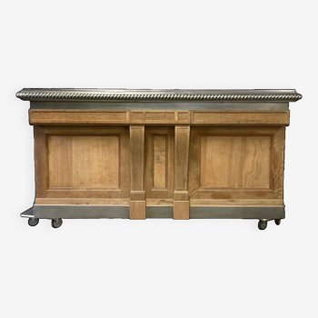 Oak bar counter