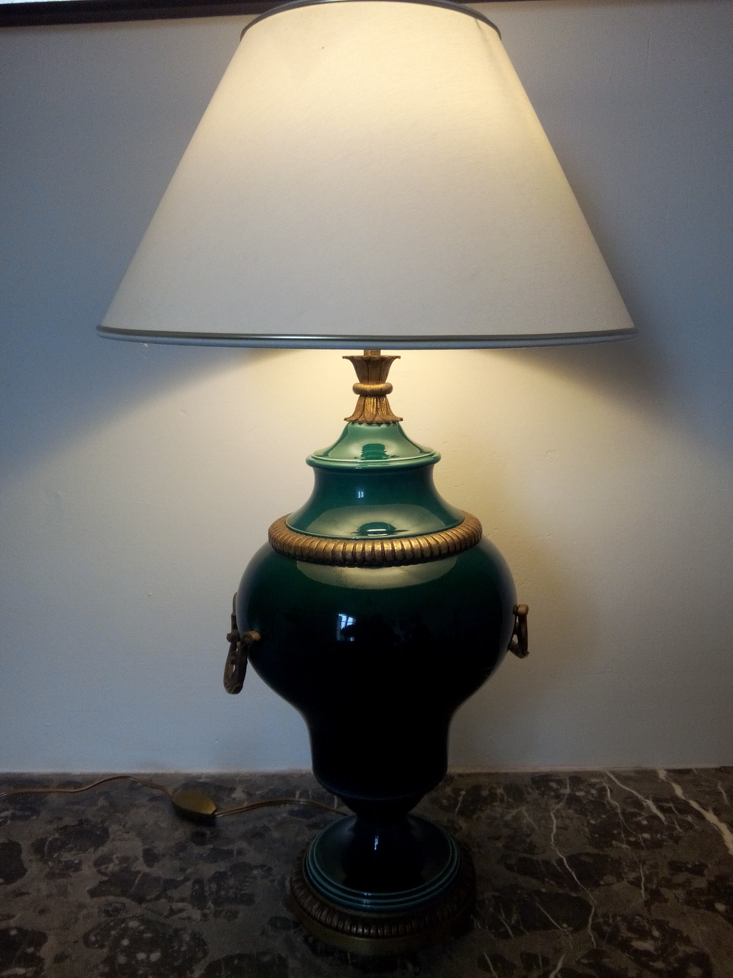 Ceramic baluster lamp