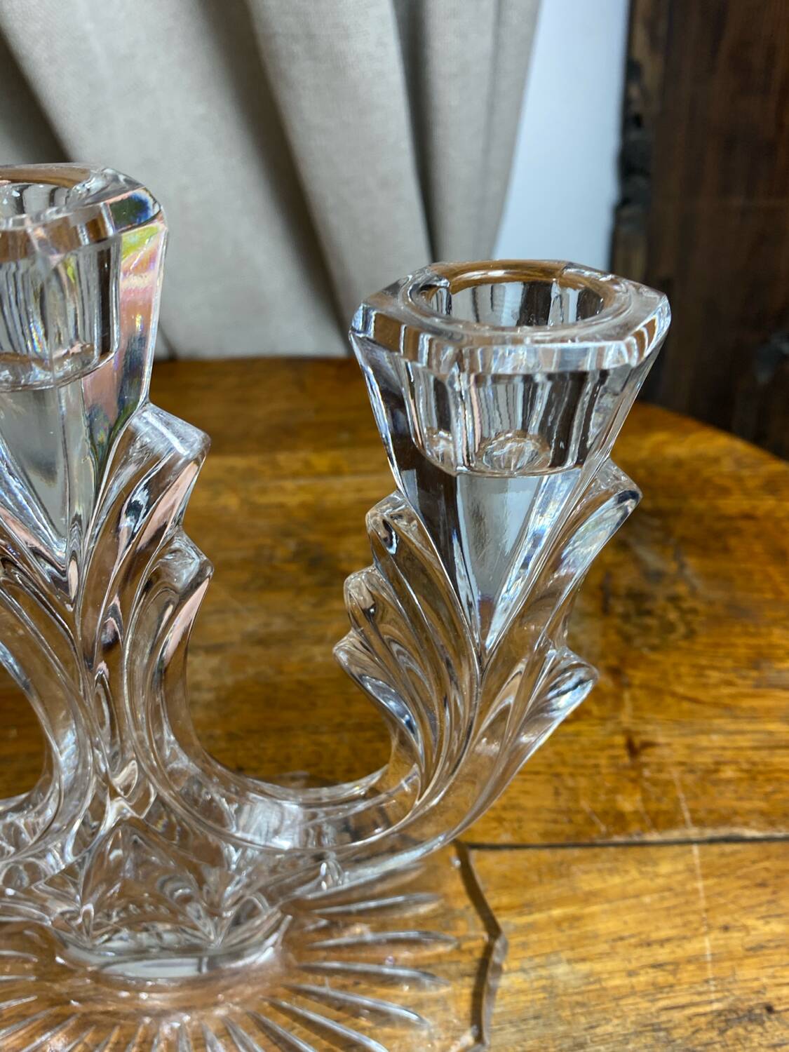 Three-light candlestick in molded crystal