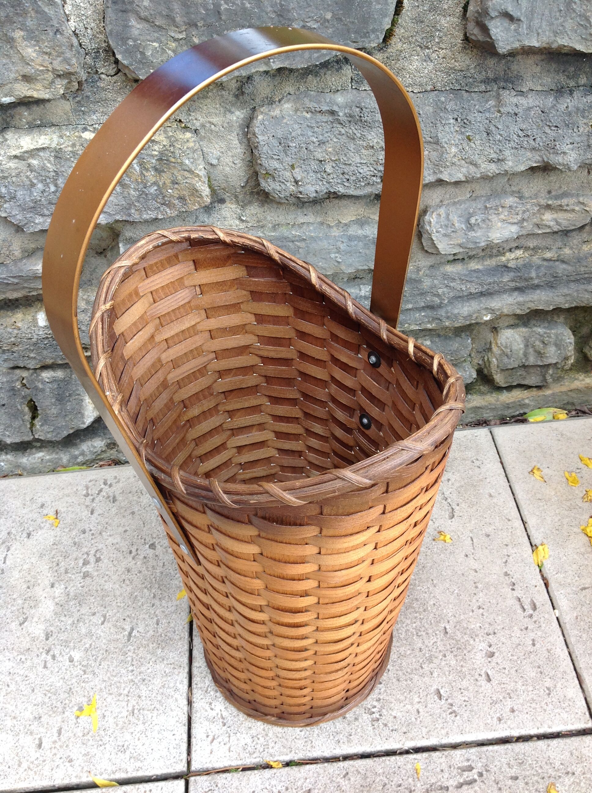 Braided wicker umbrella holder 60/70s