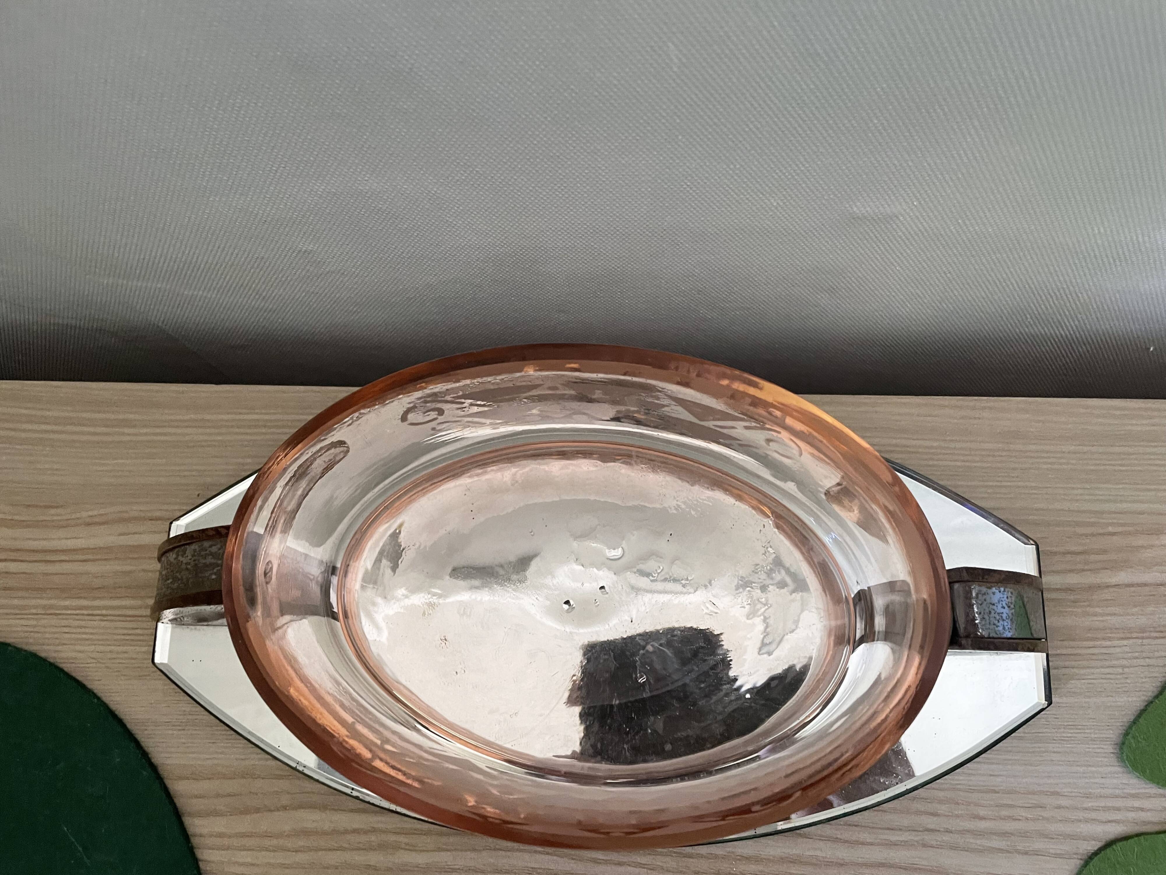 Empty pocket / art deco mirror cup