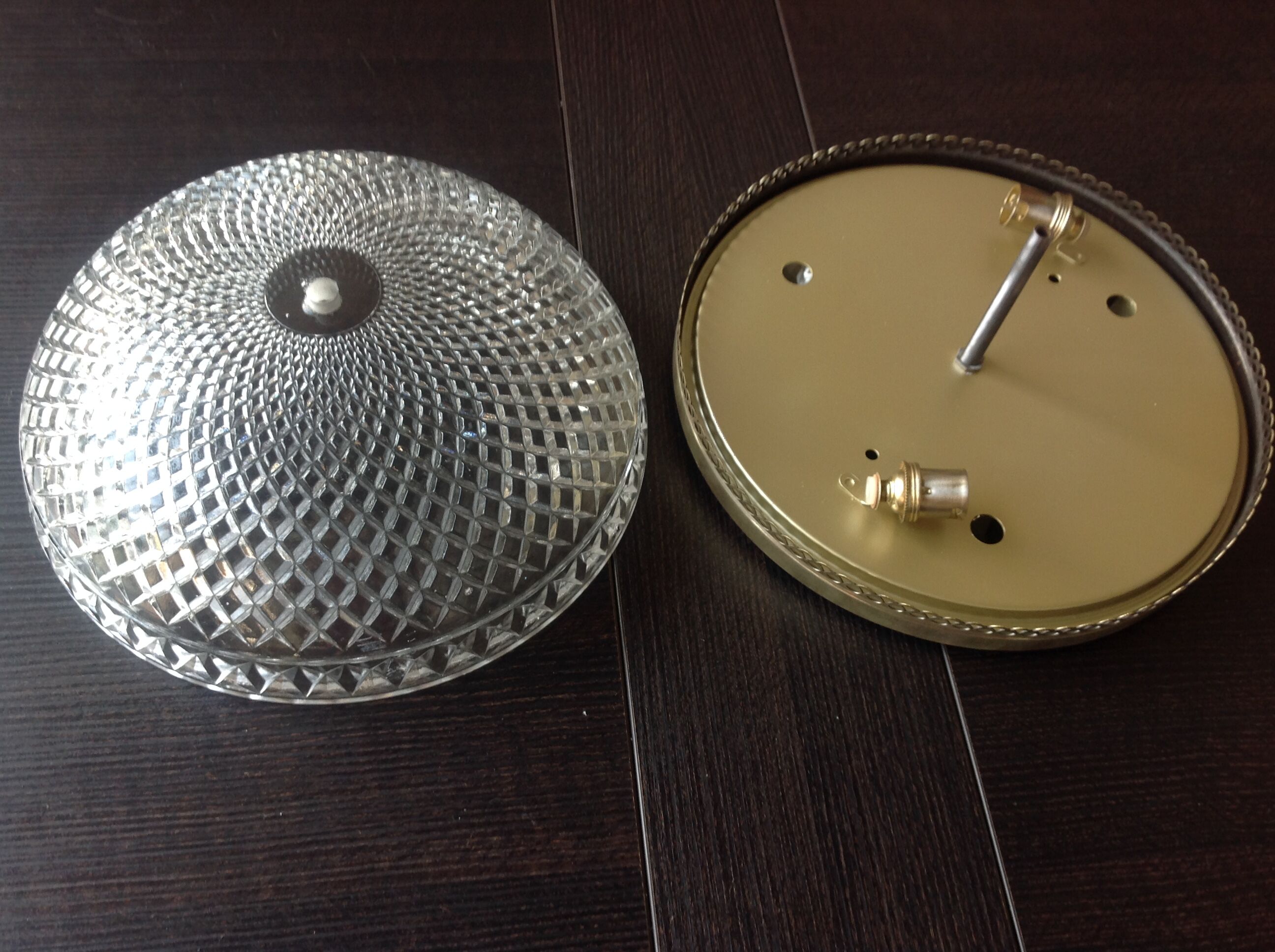 Round ceiling lamp in structured glass art deco style 30s-40s