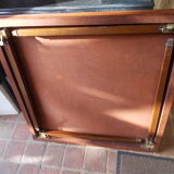 Foldable mahogany playtable