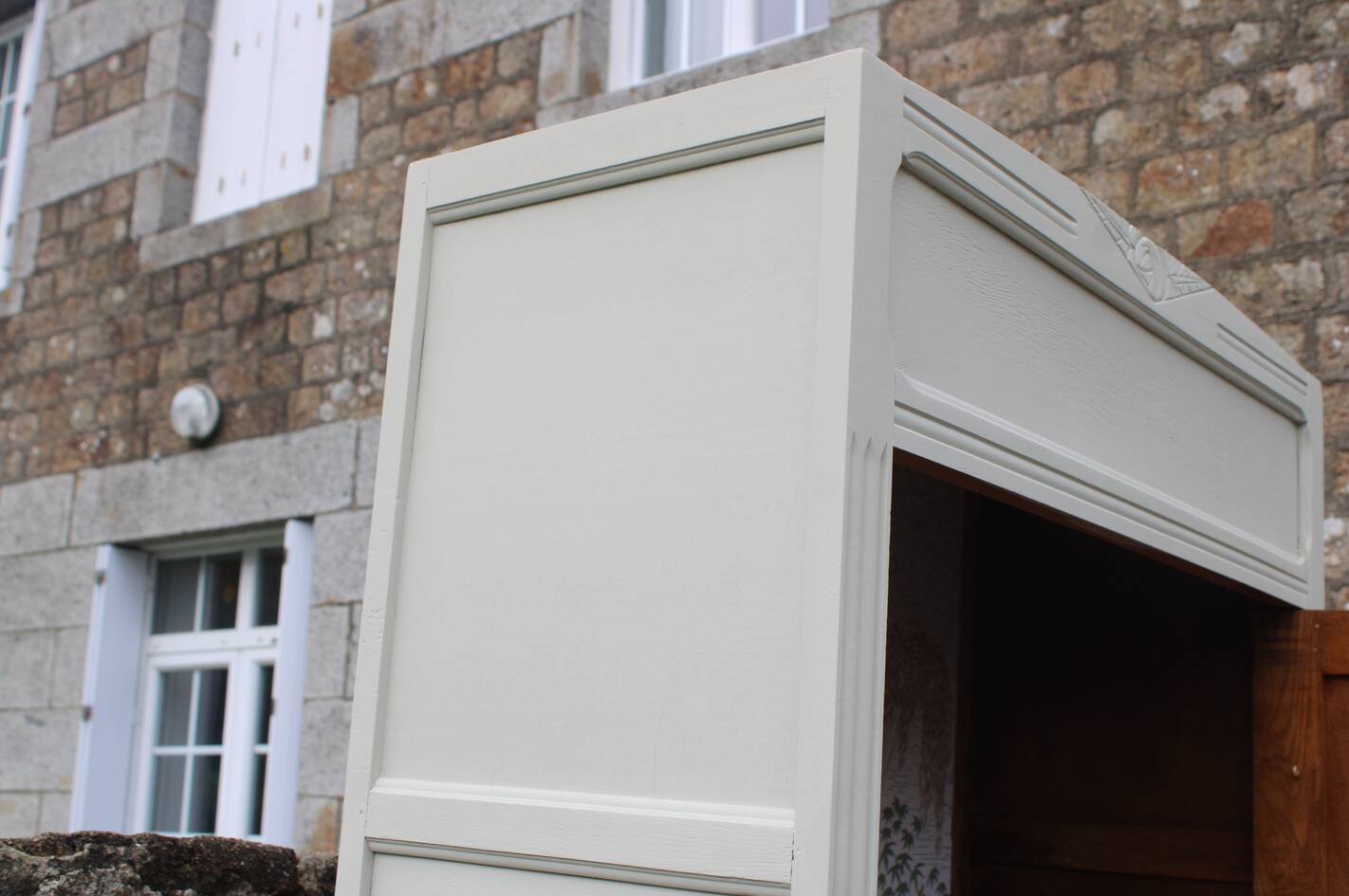 Armoire vitrée parisienne vaisselier vintage