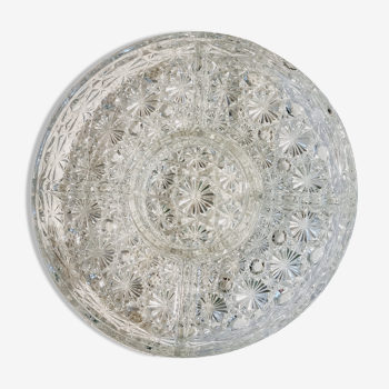 Round plate with crystal compartments