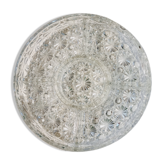 Round plate with crystal compartments