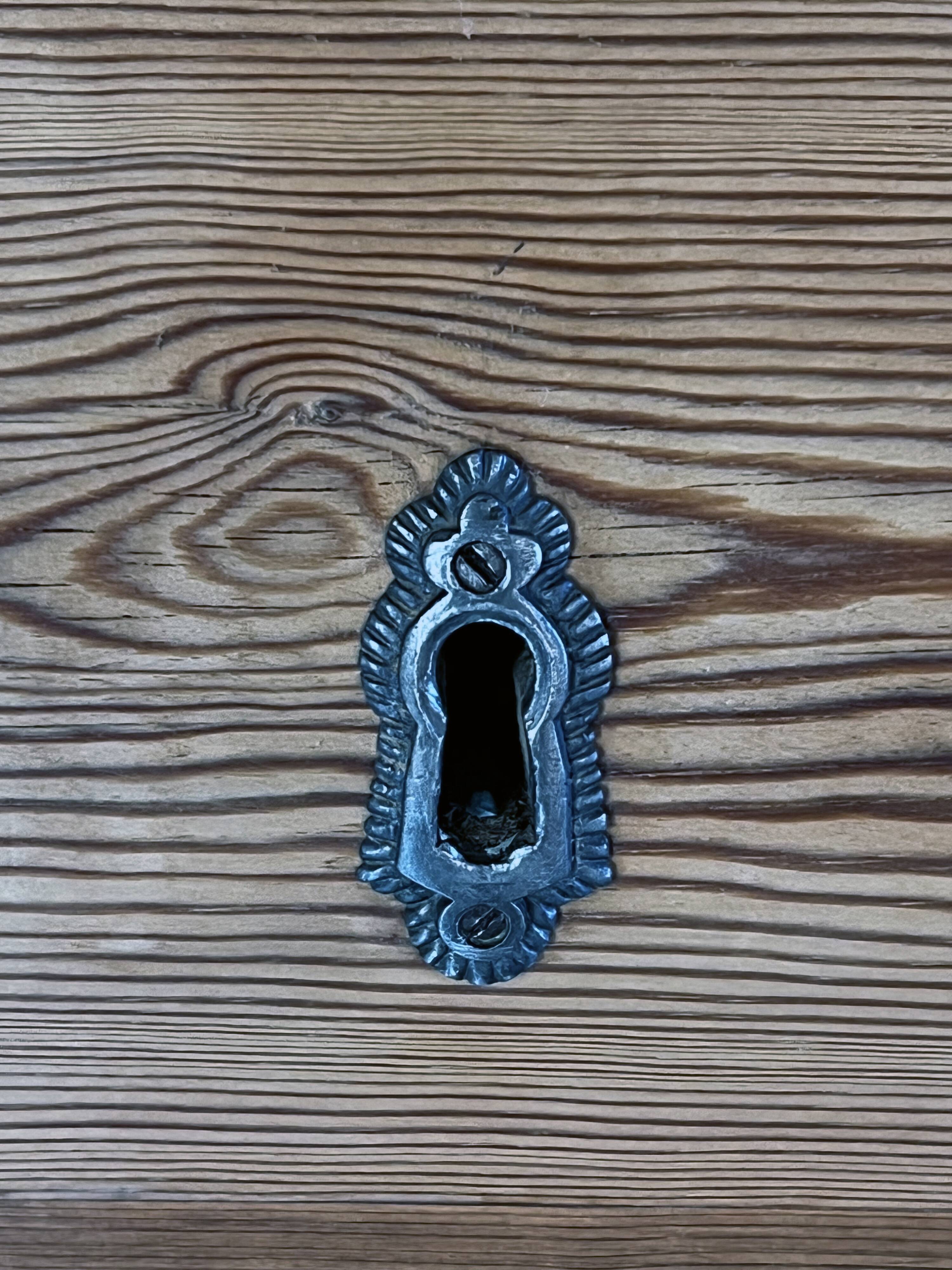 Large 19th century Scandinavian pine chest of drawers