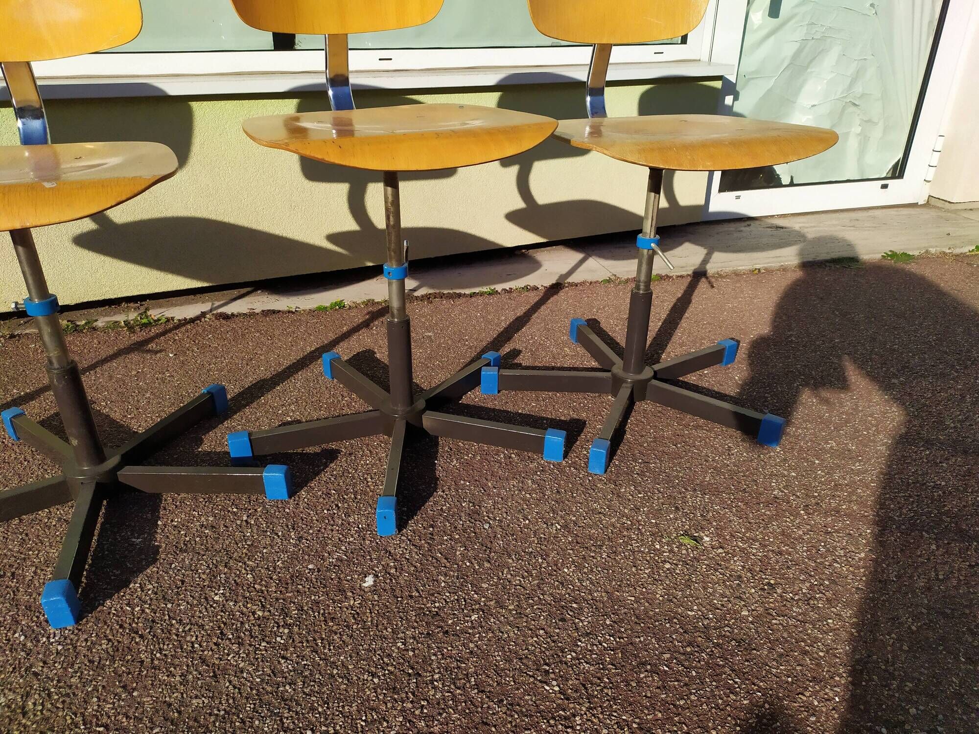 Set of 4 adjustable swivel sewing workshop chairs