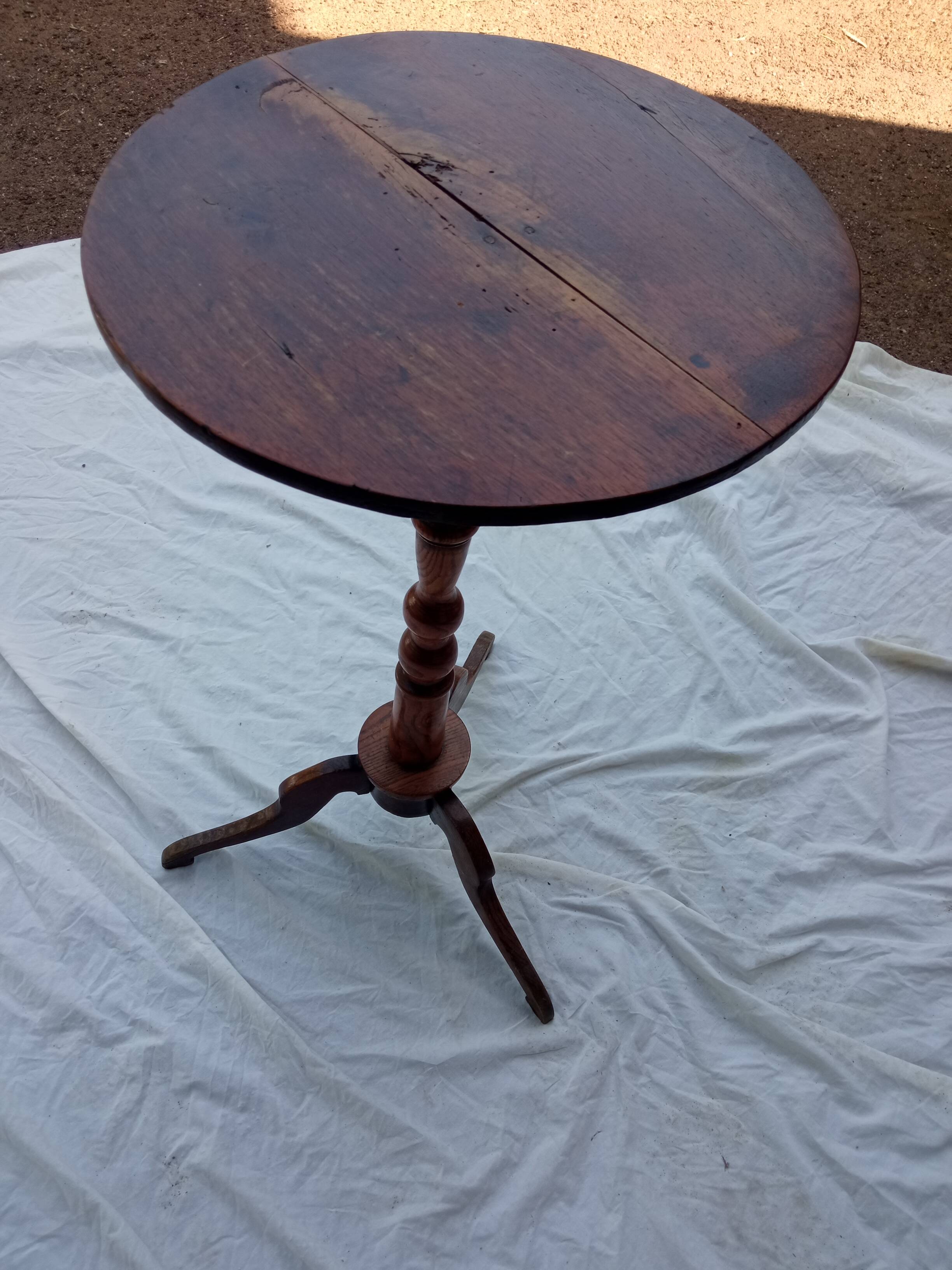 Wooden pedestal table