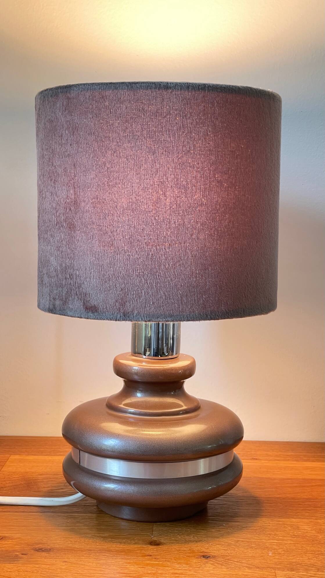 Ceramic lamp with aluminum rim 70s