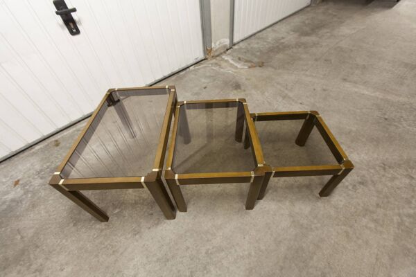Lot de 3 tables gigogne orme et verre fumé 1970