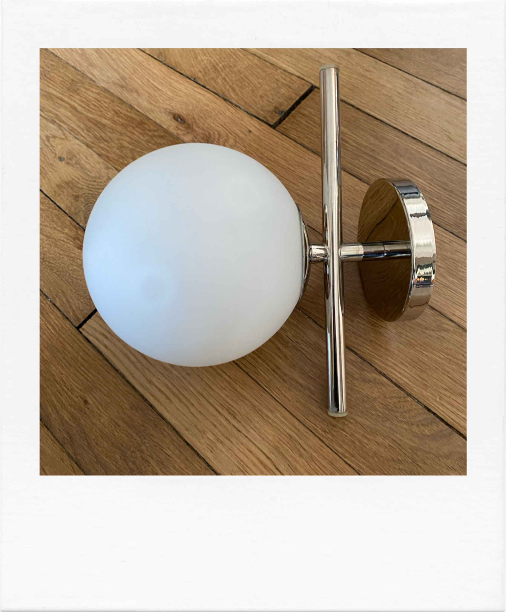 Applique chrome et opaline, années 70