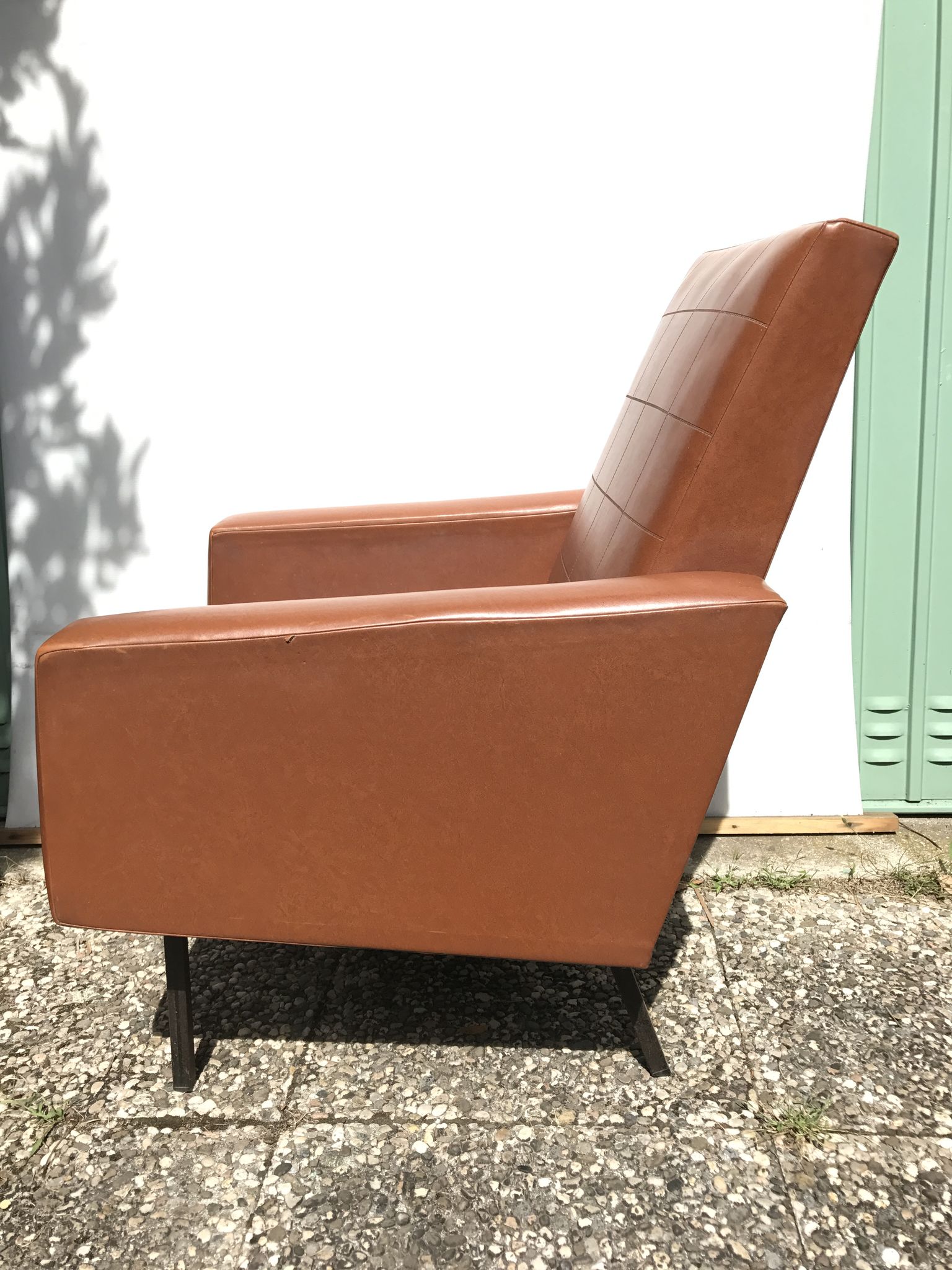 Ancient 70s brown black metal legs armchair wood vintage